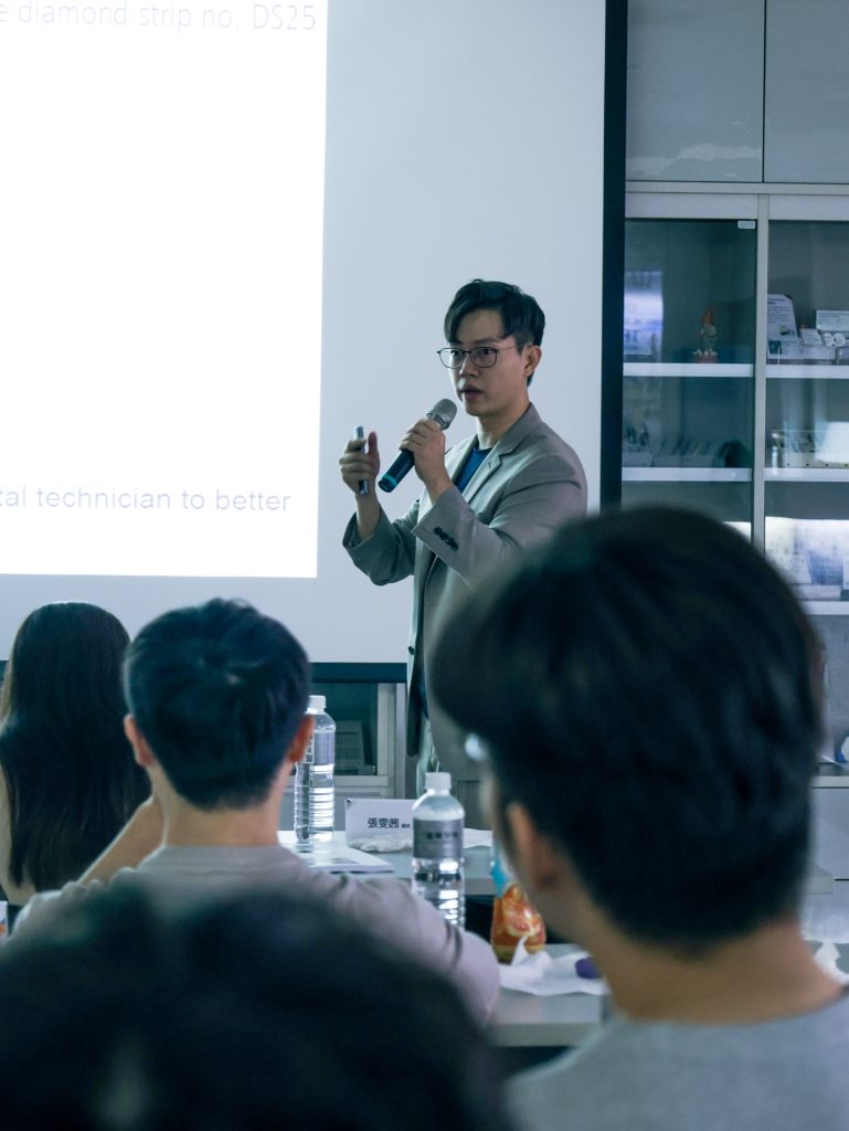 牙拜醫師吳冠儒上課