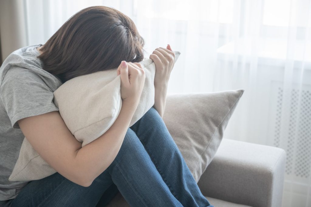 【牙拜醫師衛教小知識：為什麼牙齒顏色會變黑或變黃？】情境圖